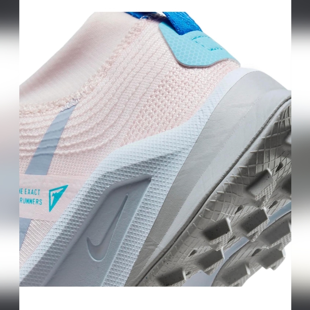 Nike Women's Zegama Trail Running Shoes